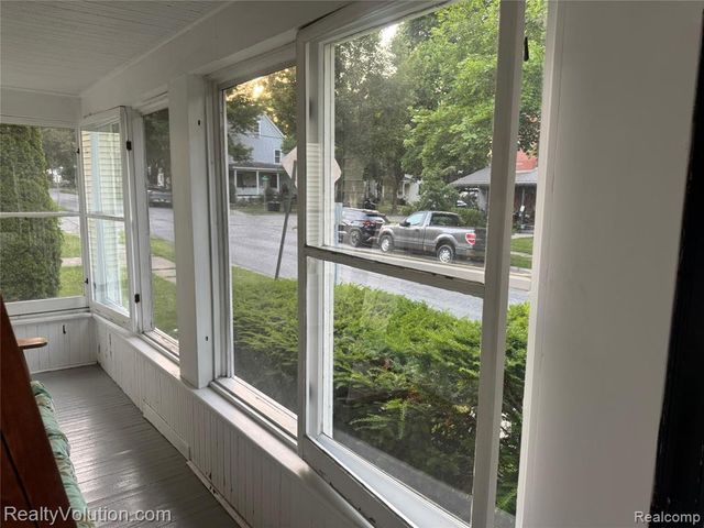 727 W Park Street, Lapeer, MI 48446
