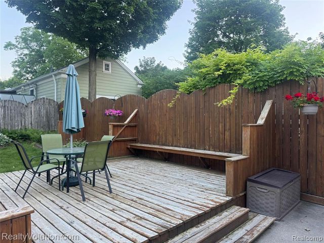 727 W Park Street, Lapeer, MI 48446