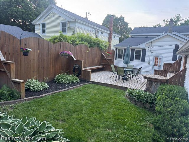 727 W Park Street, Lapeer, MI 48446