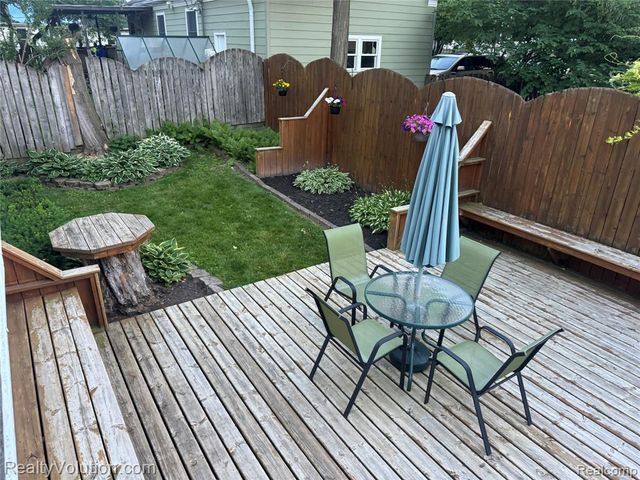 727 W Park Street, Lapeer, MI 48446