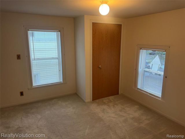 727 W Park Street, Lapeer, MI 48446