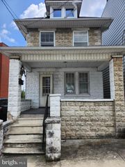 600 W COLLEGE AVE, York, PA 17401