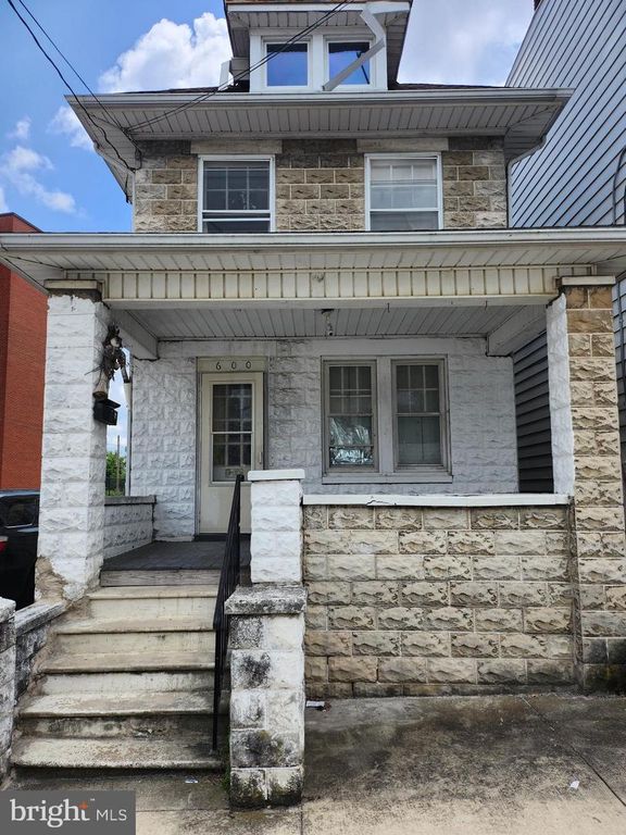 600 W COLLEGE AVE, York, PA 17401