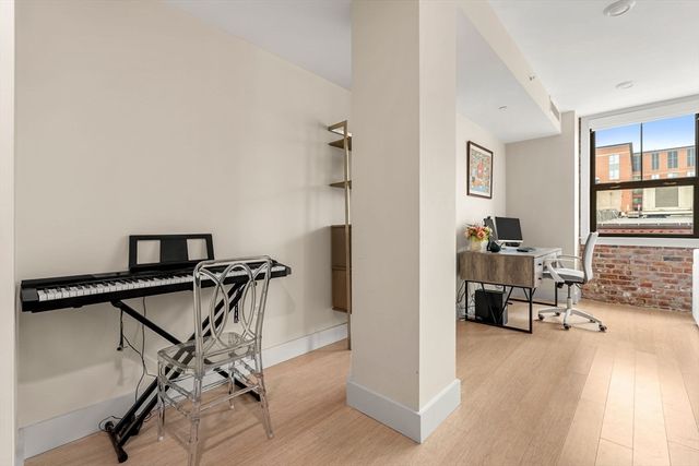 121 Portland St 609, Boston, MA 02114