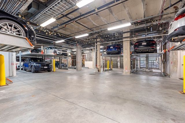 121 Portland St 609, Boston, MA 02114