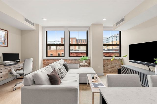 121 Portland St 609, Boston, MA 02114