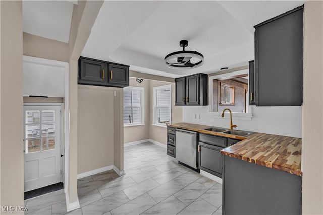 16716 Invermere Avenue, Cleveland, OH 44128