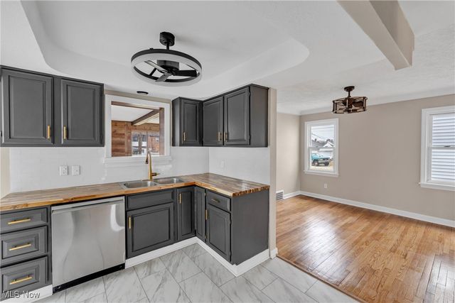 16716 Invermere Avenue, Cleveland, OH 44128