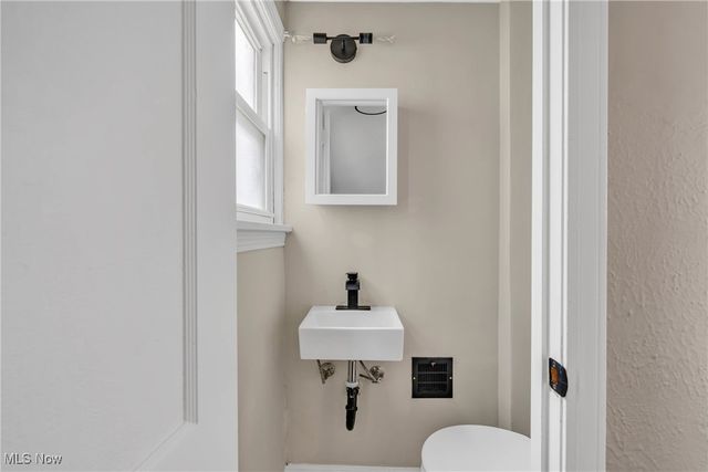 16716 Invermere Avenue, Cleveland, OH 44128