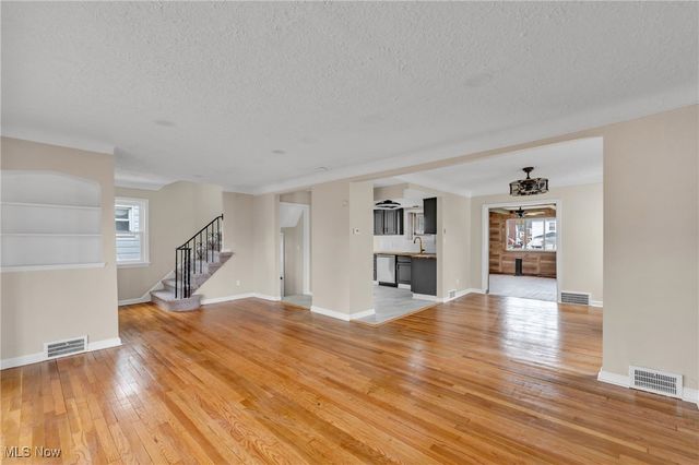 16716 Invermere Avenue, Cleveland, OH 44128