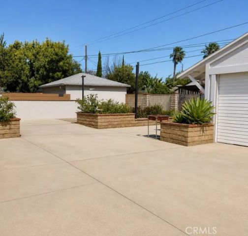 7662 Paso Robles Avenue, Van Nuys, CA 91406