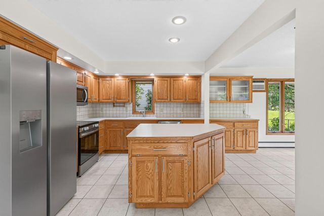 11508 Galtier Drive, Burnsville, MN 55337