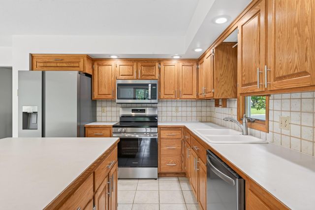11508 Galtier Drive, Burnsville, MN 55337