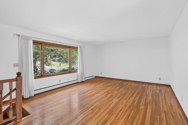 11508 Galtier Drive, Burnsville, MN 55337