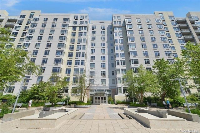 40-28 College Point Boulevard T2-811, Flushing, NY 11354
