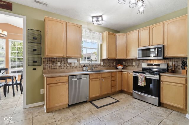 4137 Hennessey Drive, Plainfield, IN 46168