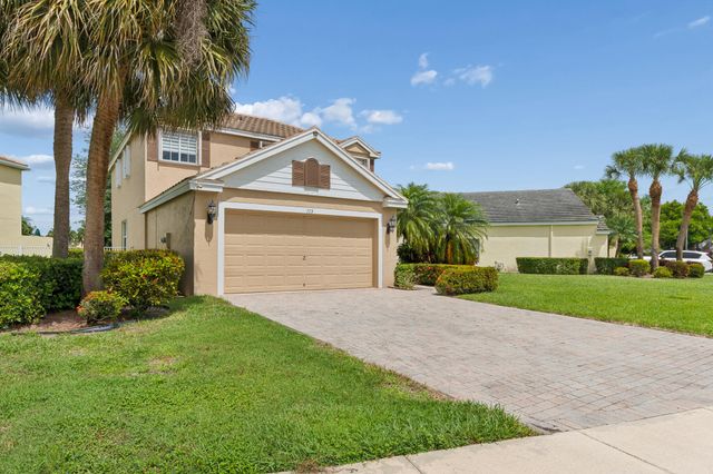 113 Canterbury Place, Royal Palm Beach, FL 33414