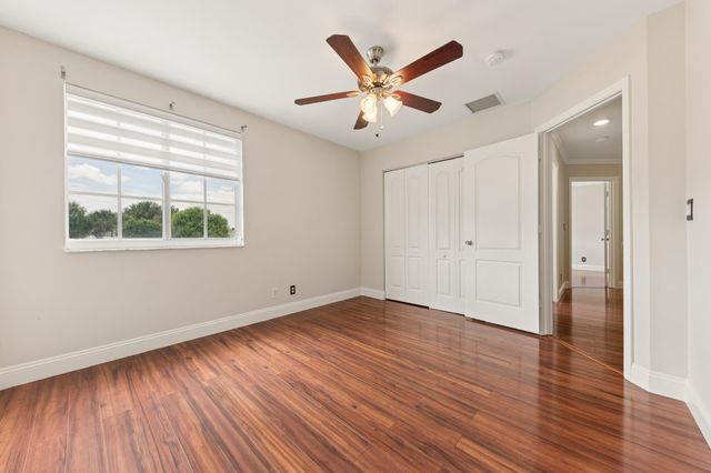 113 Canterbury Place, Royal Palm Beach, FL 33414