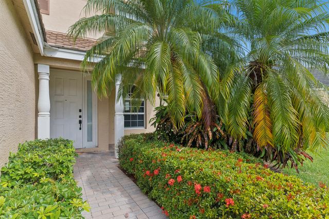 113 Canterbury Place, Royal Palm Beach, FL 33414