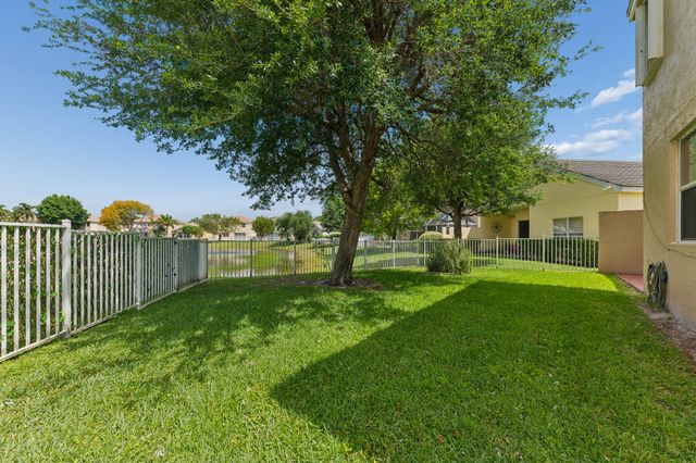 113 Canterbury Place, Royal Palm Beach, FL 33414