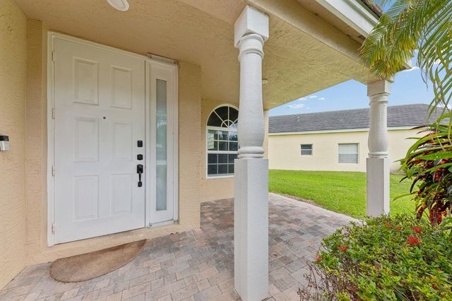 113 Canterbury Place, Royal Palm Beach, FL 33414