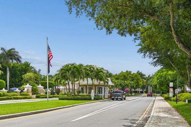 113 Canterbury Place, Royal Palm Beach, FL 33414