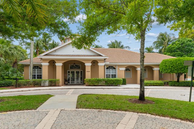 113 Canterbury Place, Royal Palm Beach, FL 33414