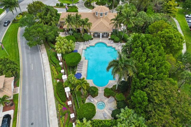 113 Canterbury Place, Royal Palm Beach, FL 33414