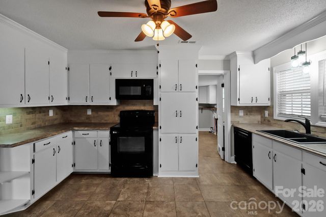 391 Phillipstown Road, Kershaw, SC 29067