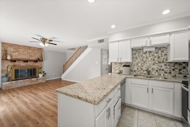 2402 Woodlawn Drive, Ennis, TX 75119