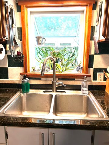 112 East Avenue, Burlington, VT 05401