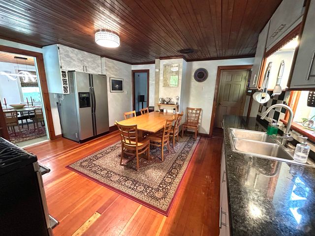 112 East Avenue, Burlington, VT 05401