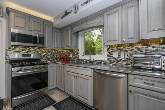 N110W15845 Catskill LANE, Germantown, WI 53022