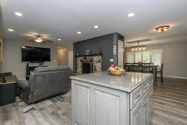 N110W15845 Catskill LANE, Germantown, WI 53022