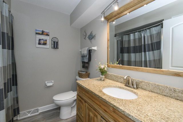 N110W15845 Catskill LANE, Germantown, WI 53022