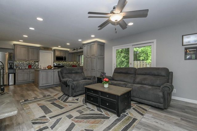 N110W15845 Catskill LANE, Germantown, WI 53022