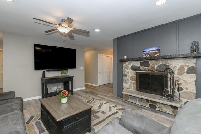 N110W15845 Catskill LANE, Germantown, WI 53022
