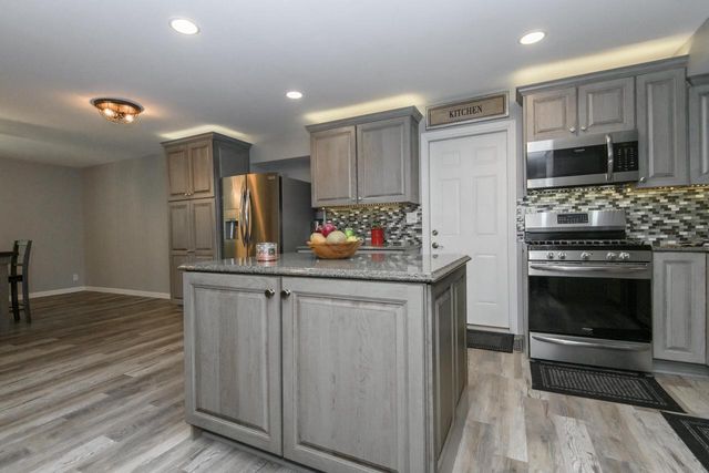 N110W15845 Catskill LANE, Germantown, WI 53022