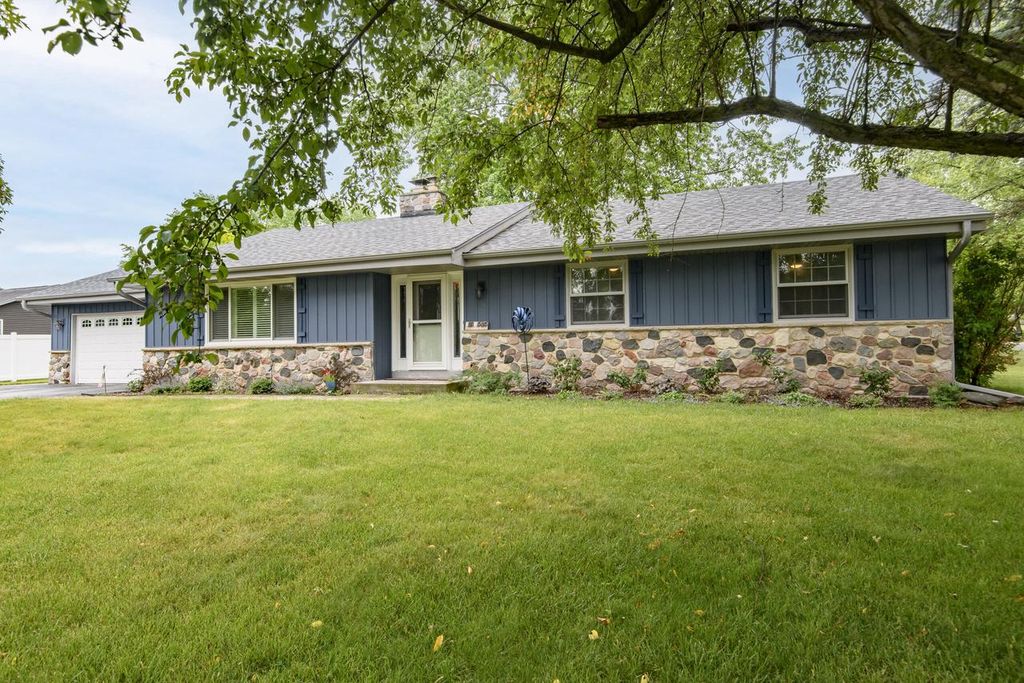 N110W15845 Catskill LANE, Germantown, WI 53022