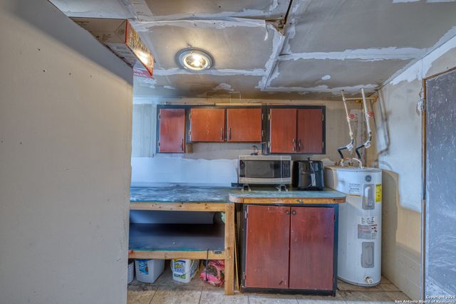 217 Carrizo Hill, Carrizo Springs, TX 78834