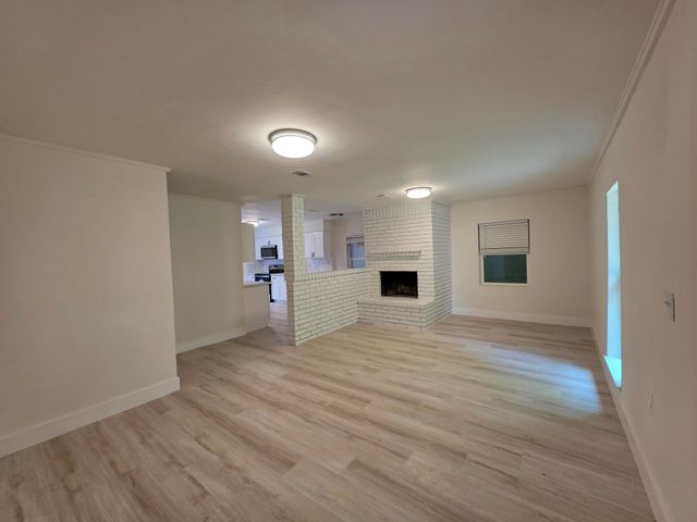 1305 Winchester Dr, Richmond, TX 77469