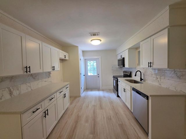 1305 Winchester Dr, Richmond, TX 77469