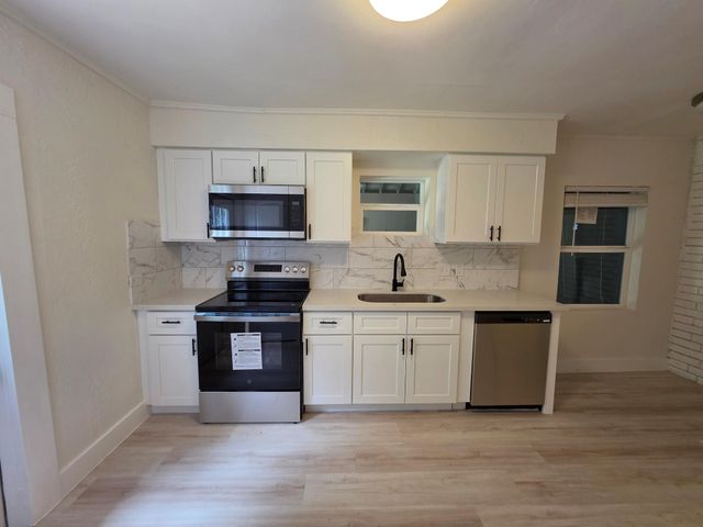 1305 Winchester Dr, Richmond, TX 77469