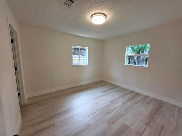 1305 Winchester Dr, Richmond, TX 77469