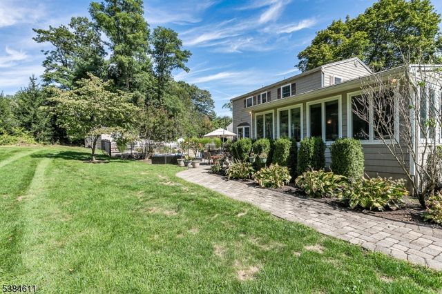 28 Franklin Dr, Bernards Twp., NJ 07920