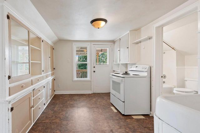 205 S OAKLAND STREET, Green Bay, WI 54303
