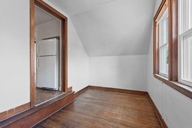 205 S OAKLAND STREET, Green Bay, WI 54303