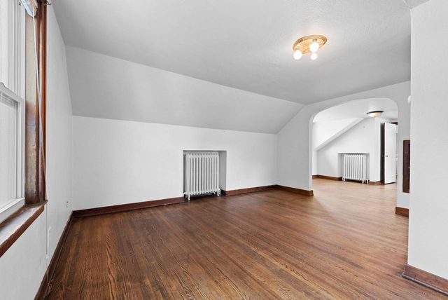 205 S OAKLAND STREET, Green Bay, WI 54303