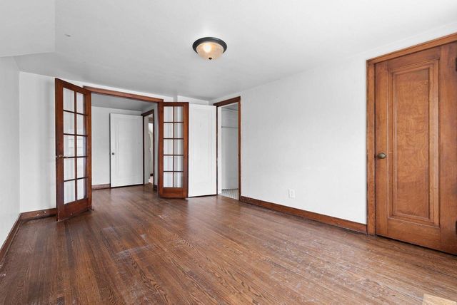 205 S OAKLAND STREET, Green Bay, WI 54303