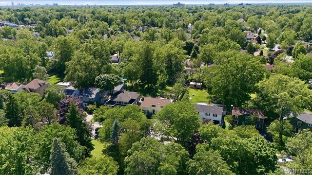 229 Roycroft Boulevard, Amherst, NY 14226